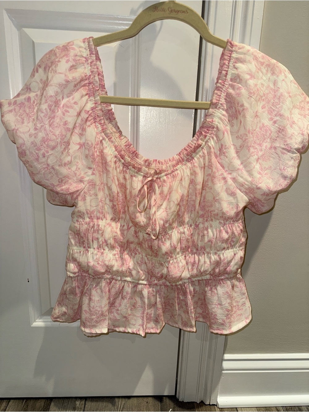 Sincerely Jules pink Ruffled Top small NWT